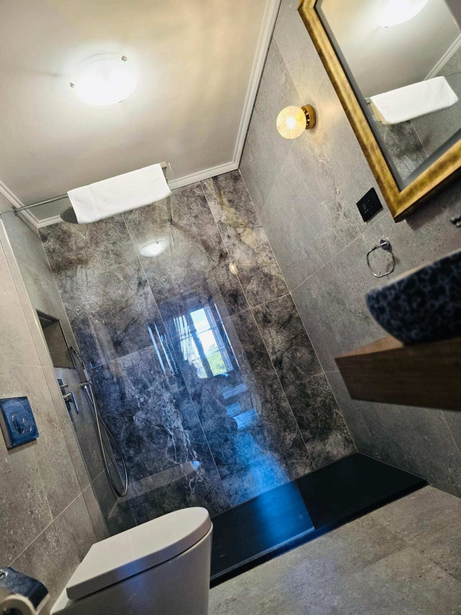 Economy Double or Twin Room Internal View